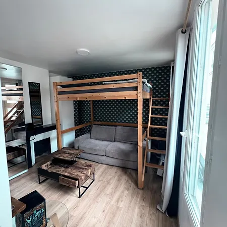 Equipe, Lumineux A Apartment *